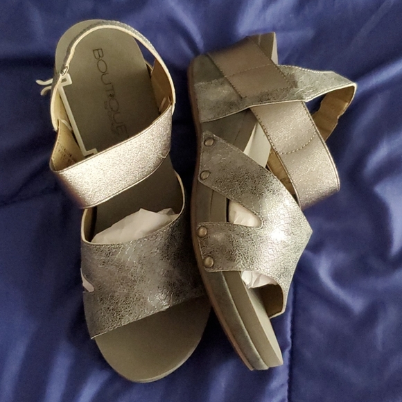 Gray sandals - Picture 2 of 3